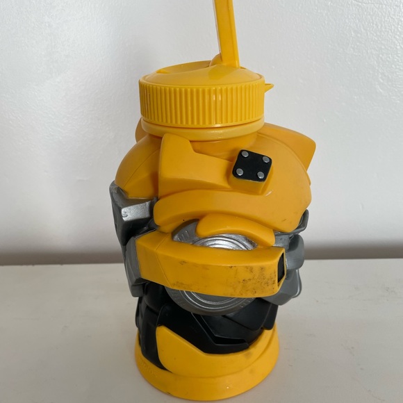 Universal Studios Transformers The Ride 3D Bumblebee Sipper Cup Bottle - Picture 4 of 8